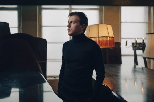 Il miglior solista 2022, il pianista Filippo Gorini, debutta con I Pomeriggi Musicali interpretando “L’Imperatore” di Beethoven