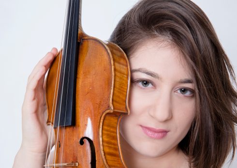 Il celebre Concerto per Violino di Čajkovskij per il debutto a Milano di Veriko Tchumburidze astro nascente della scena internazionale Copia