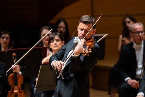 Il celebre violinista Julian Rachlin torna al Teatro Dal Verme con un programma interamente dedicato a Mozart