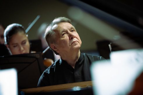 Direttore: Ryan McAdams, pianoforte: Mikhail Pletnëv