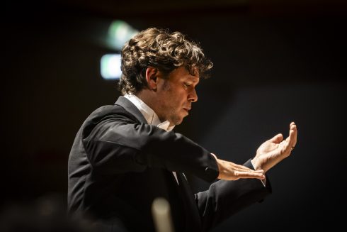 Direttore: Ryan McAdams, pianoforte: Mikhail Pletnëv