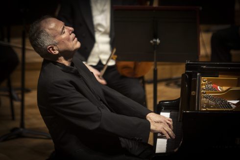 Alexander Lonquich prosegue l’esecuzione integrale dei concerti per pianoforte di Mozart nell’81a Stagione dei Pomeriggi Musicali “Sèntiti Pàrte”